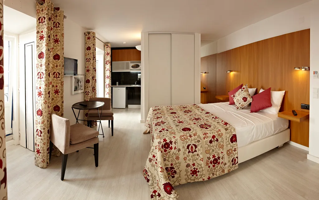 Double or Twin STANDARD Room, Casa das Aguarelas, Lisbon