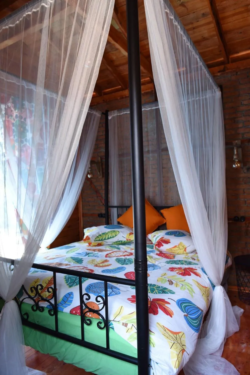 Room, Otantik Tas Ev, Dalaman