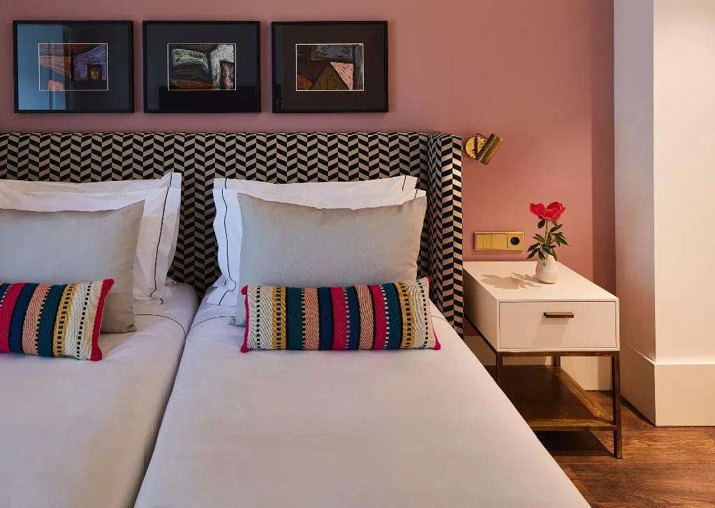 APARTMENT TWO BEDROOMS Room, The Lumiares, Lisbon