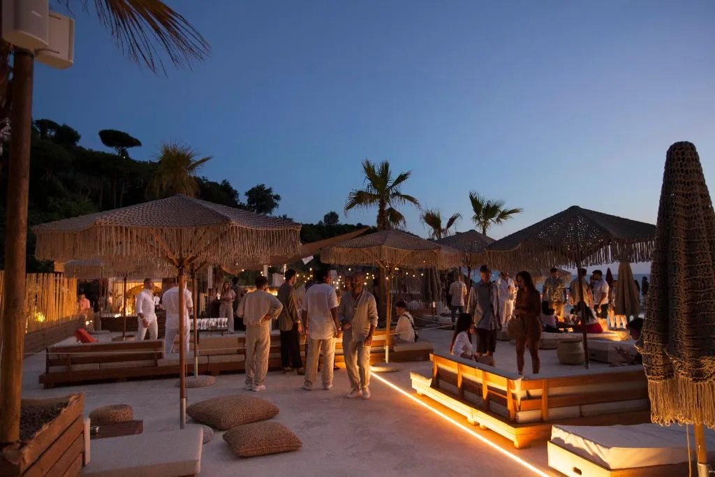 Sports and Entertainment, Maya Beach Resort, Naples