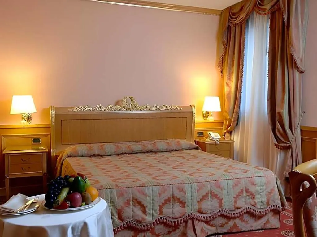Double or Twin STANDARD Room, Andreola Central Hotel, Milan