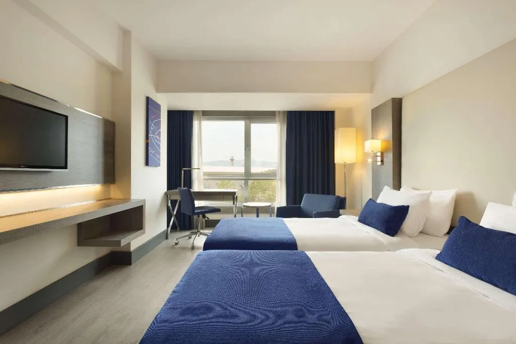 TWIN STANDARD Room, Ramada Plaza by Wyndham Izmir, Izmir