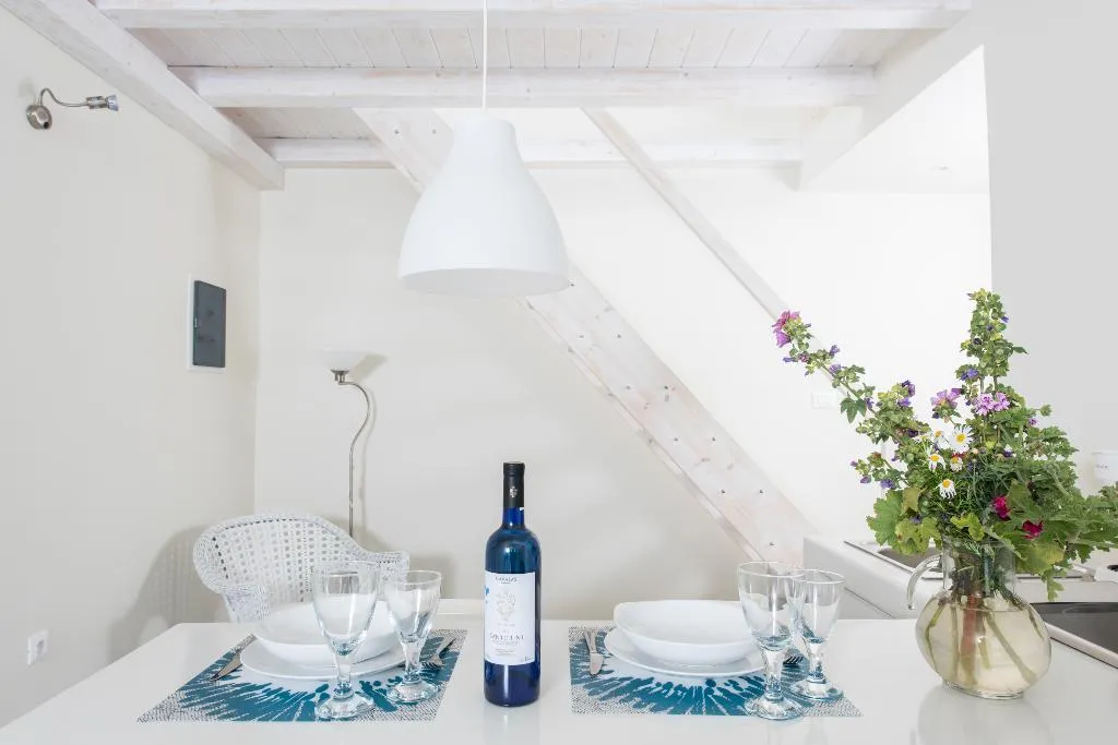 SUITE HONEYMOON Room, Fava Eco Suites, Santorini