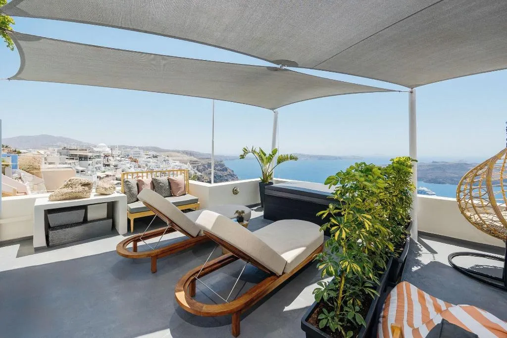 General view, Kastro Suites, Santorini