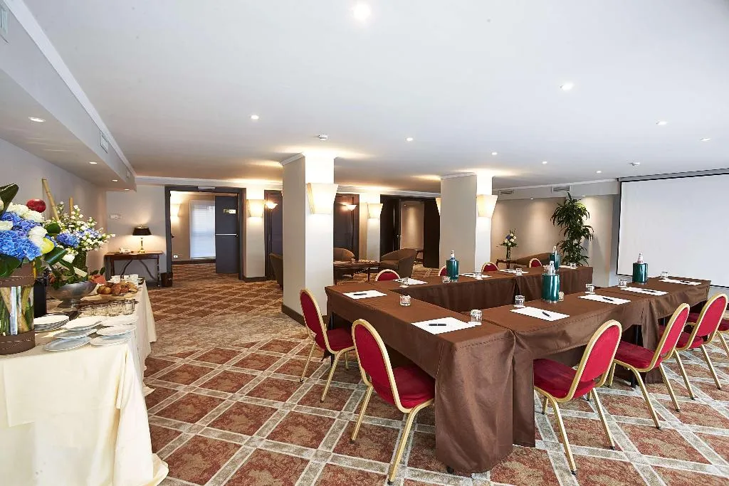 Conferences, Sina De la Ville, Milan