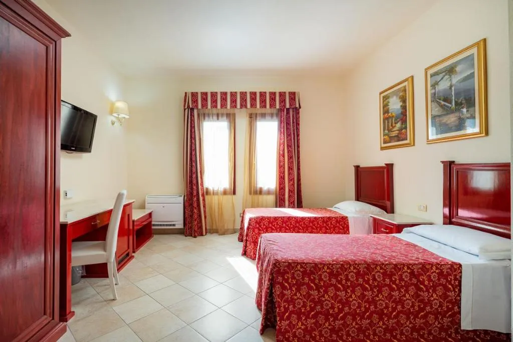 FAMILY ROOM STANDARD Room, Hotel Regina Elena, Olbia