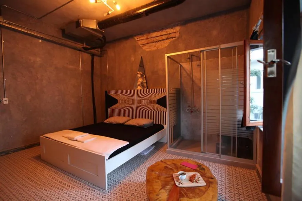 DOUBLE WITH BALCONY Room, Role Street Hostel, Antalya
