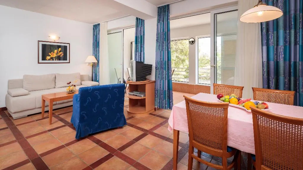 APARTMENT TWO BEDROOMS Room, Fontana Bayside Park, Split