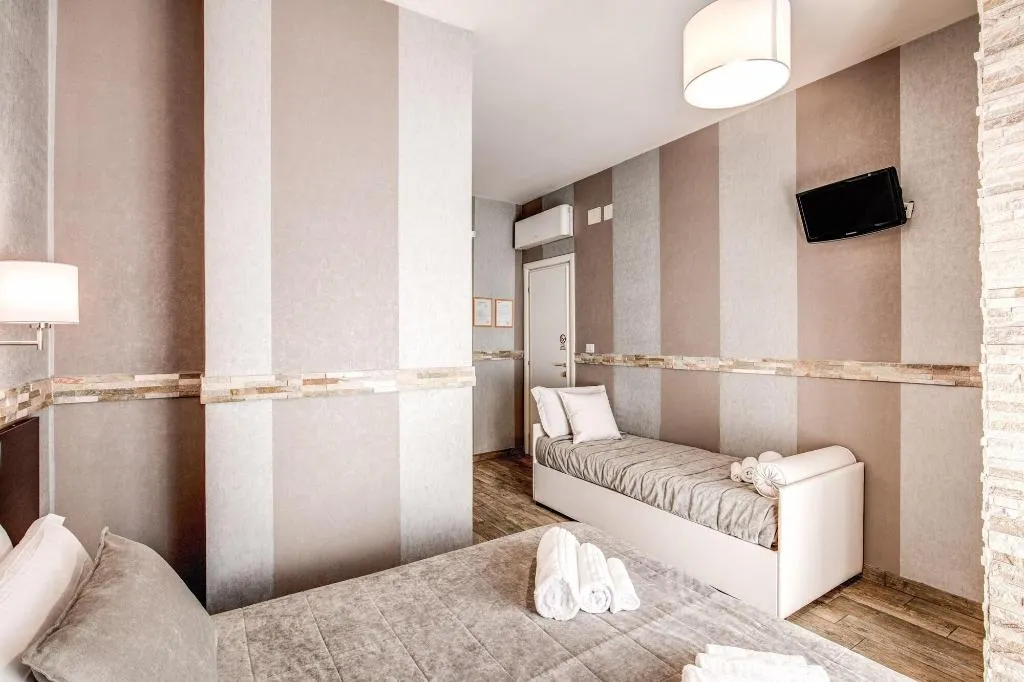 Room, Santamaria Inn, Rome