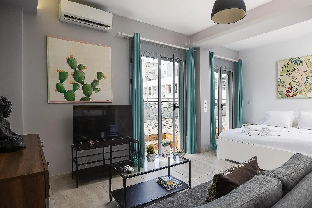 TRIPLE WITH TERRACE Room, Omnia Pagrati Apartments, Athens