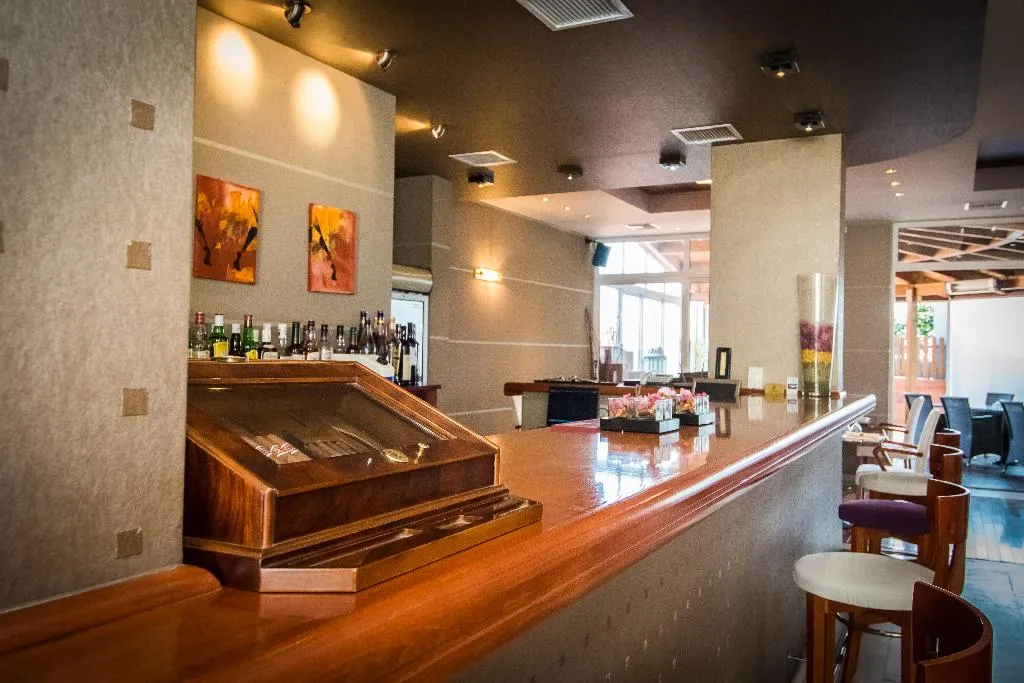 Bar, Palatino, Zante