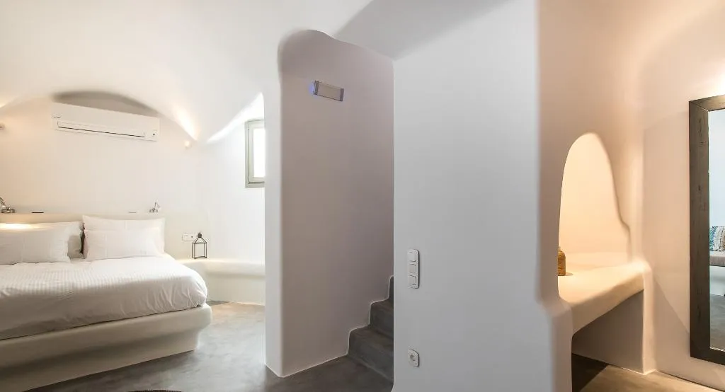 VILLA SUPERIOR WITH PRIVATE POOL Room, Cape 9, Santorini