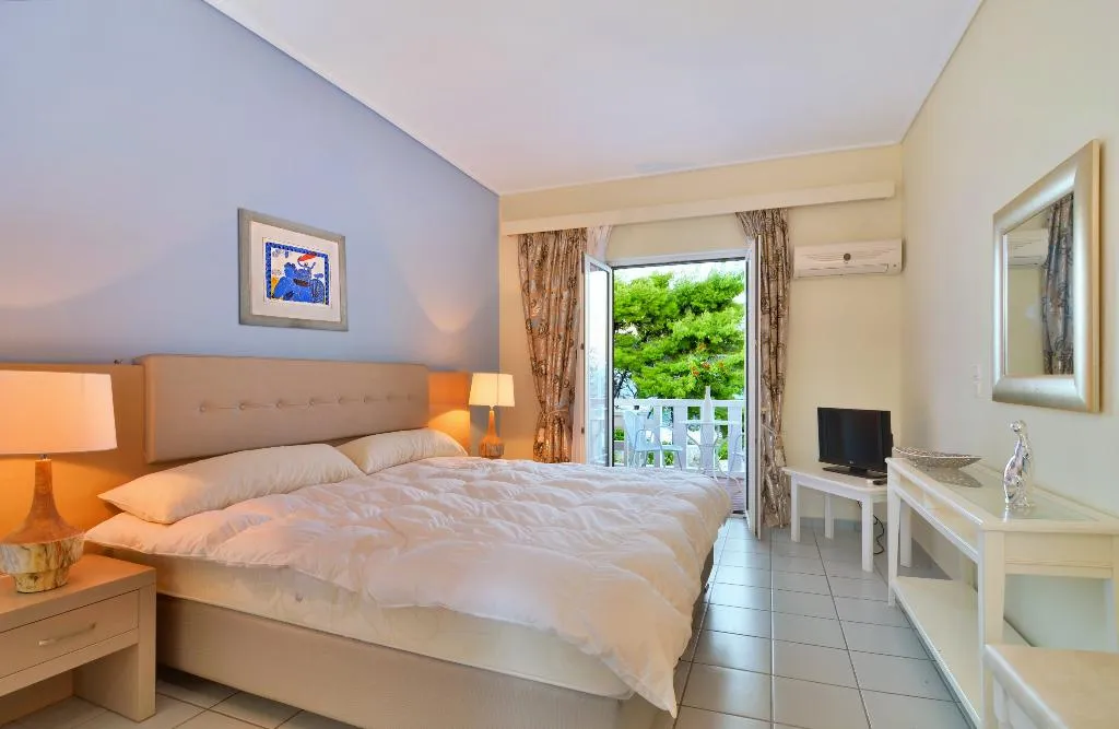 Double or Twin STANDARD Room, Oniro Hotel, Skiathos