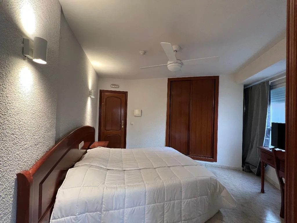 DOUBLE STANDARD Room, Hostal La Embajada, Madrid