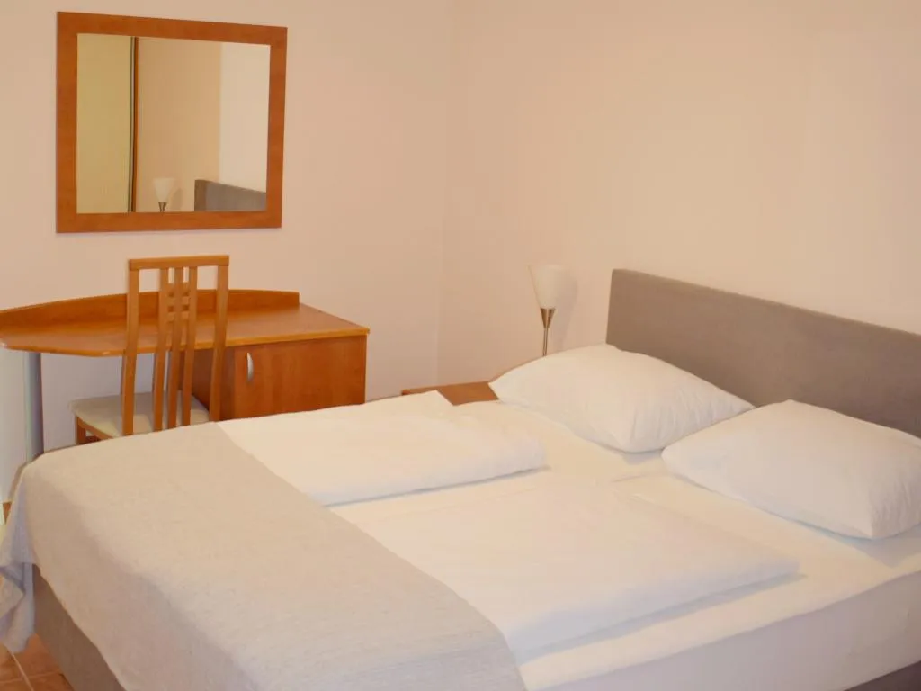 APARTMENT CAPACITY 6 Room, Matilde Beach Resort, Split