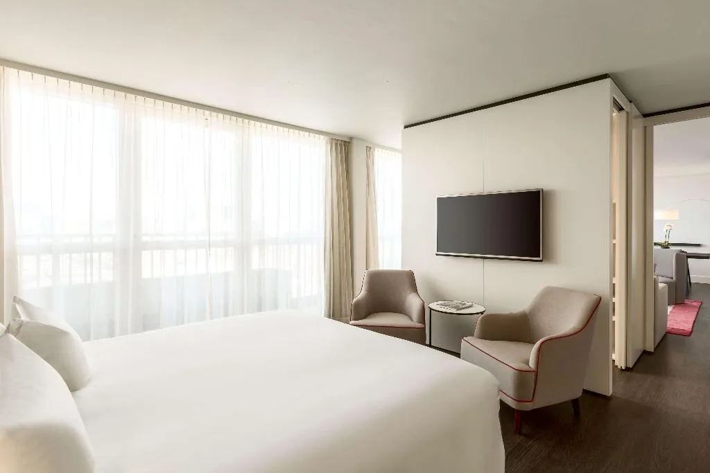 Room, NH Collection Amsterdam Barbizon Palace, Amsterdam