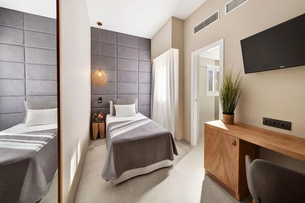 SINGLE STANDARD Room, Almudaina, Majorca