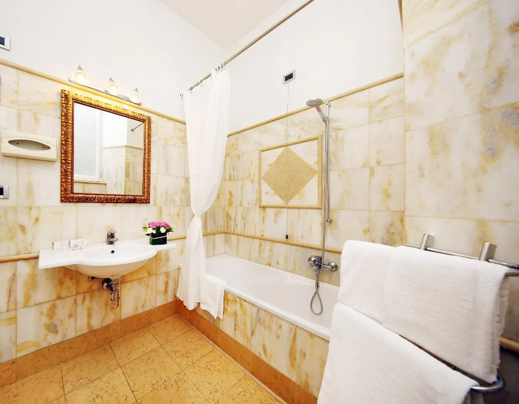 Room, Traiano, Rome