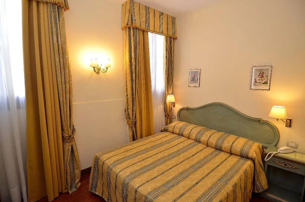DOUBLE CLASSIC Room, Locanda La Corte, Venice