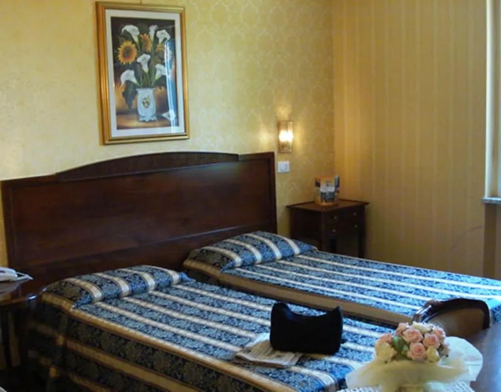 Double or Twin STANDARD Room, Villa Ariccia, Rome