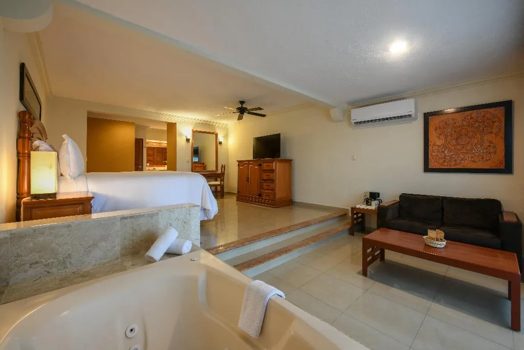 JUNIOR SUITE BEACH FRONT Room, El Dorado Seaside Palms Spa Resort-All Inclusive, Cancun Area