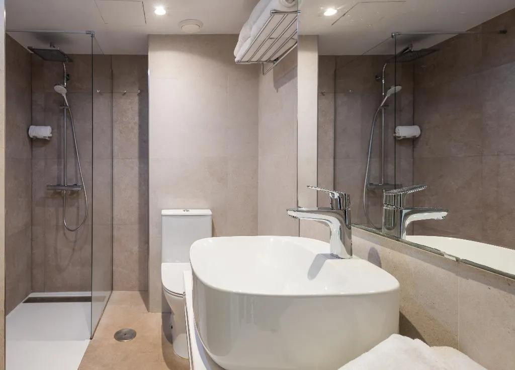 APARTMENT CAPACITY 3 Room, Leonardo Royal & Suites hotel Ibiza Santa Eulalia, Ibiza