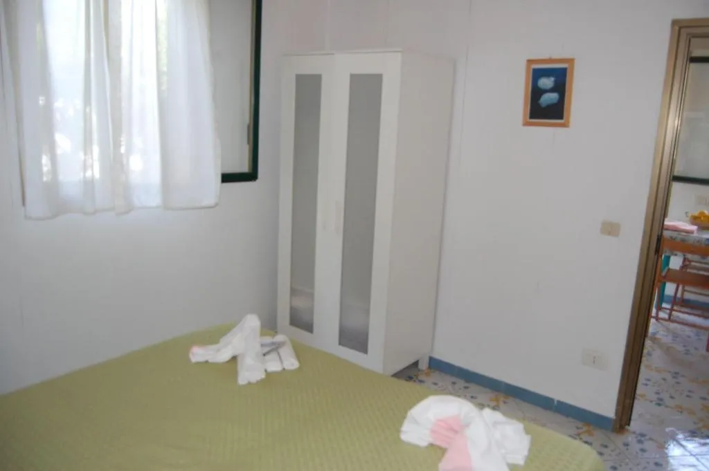 Room, Marina del Cantone Chalet, Naples