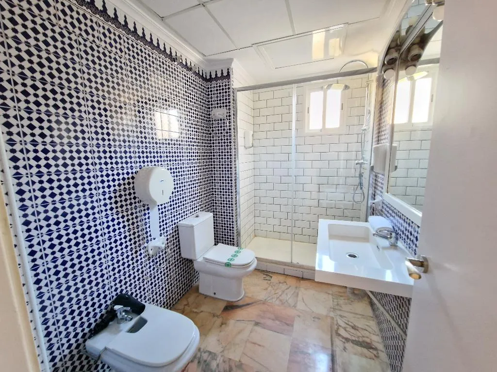 APARTMENT ONE BEDROOM Room, Hotel y Apartamentos Doña Lola, Seville