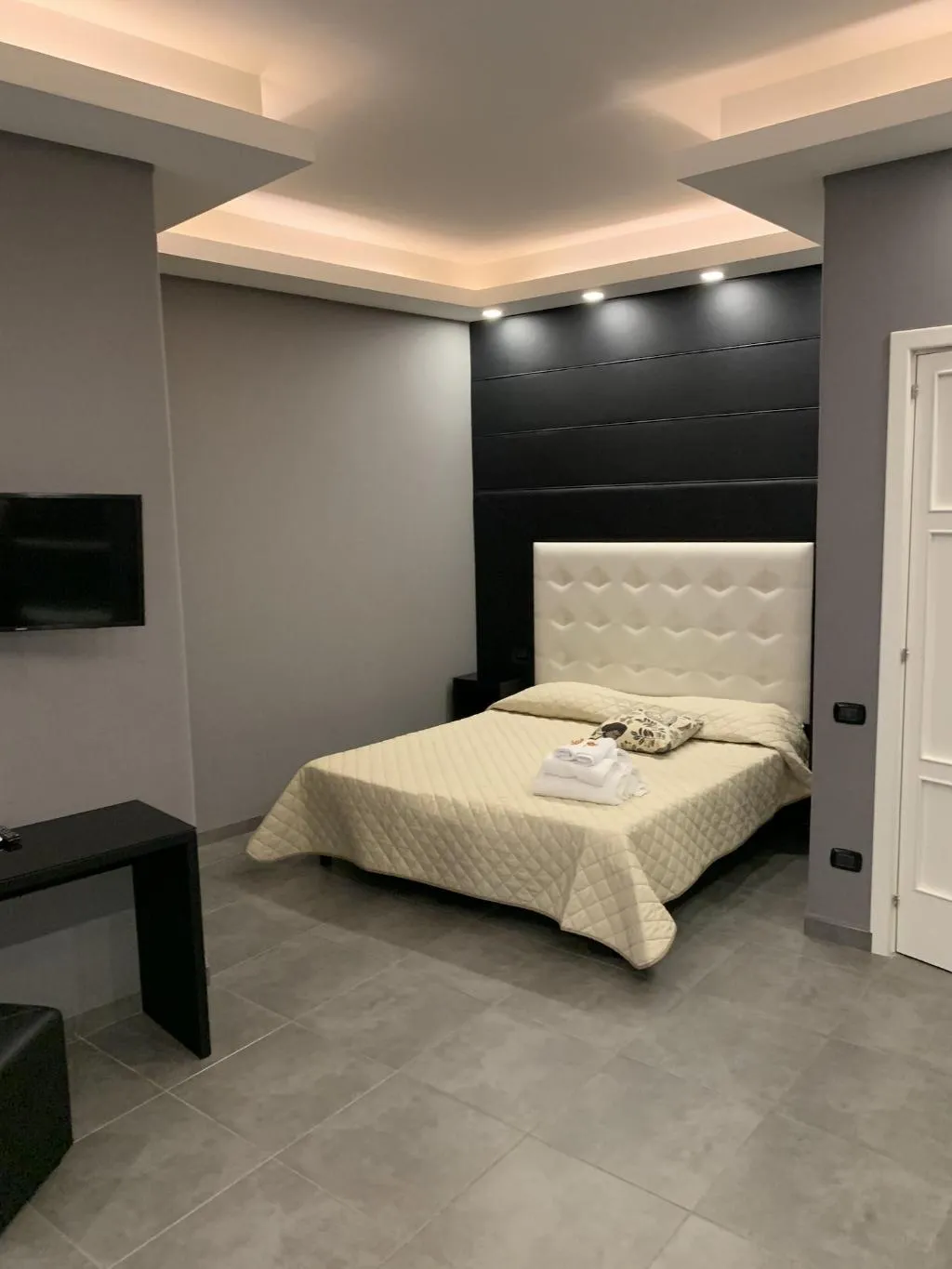 Room, Royal Art House H Duomo (Albergo diffuso), Naples