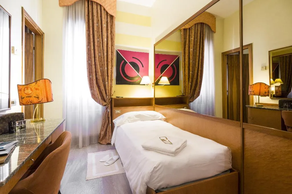 SINGLE STANDARD Room, Carrobbio, Milan