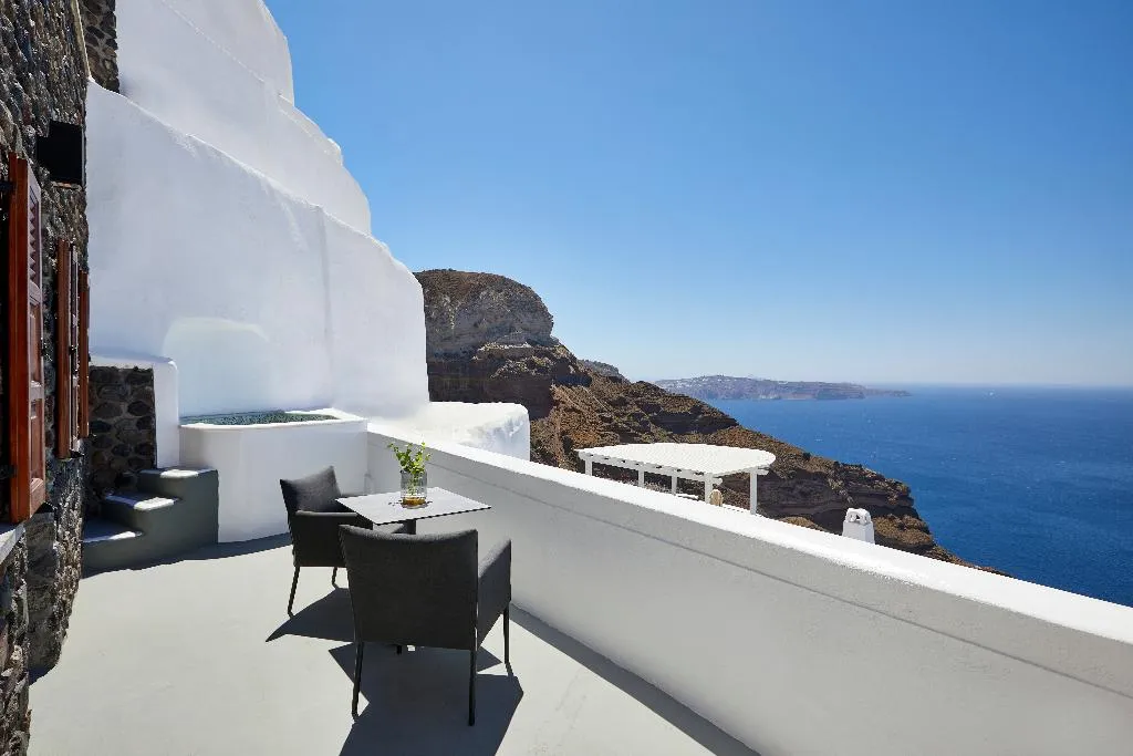 SUITE WITH JACUZZI Room, Petit Palace, Santorini