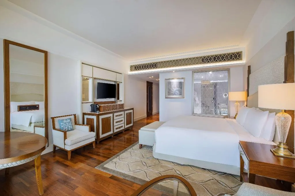 DOUBLE SUPERIOR KING BED Room, Waldorf Astoria Dubai Palm Jumeirah, Dubai