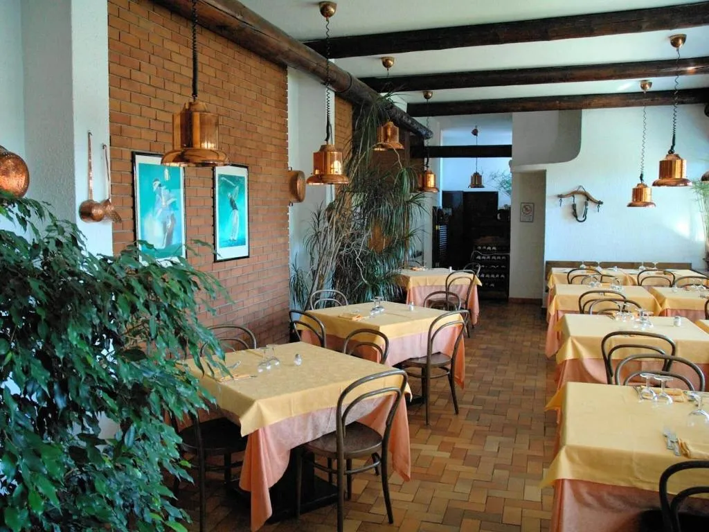 Restaurant, Golf Hotel Resort, Milan