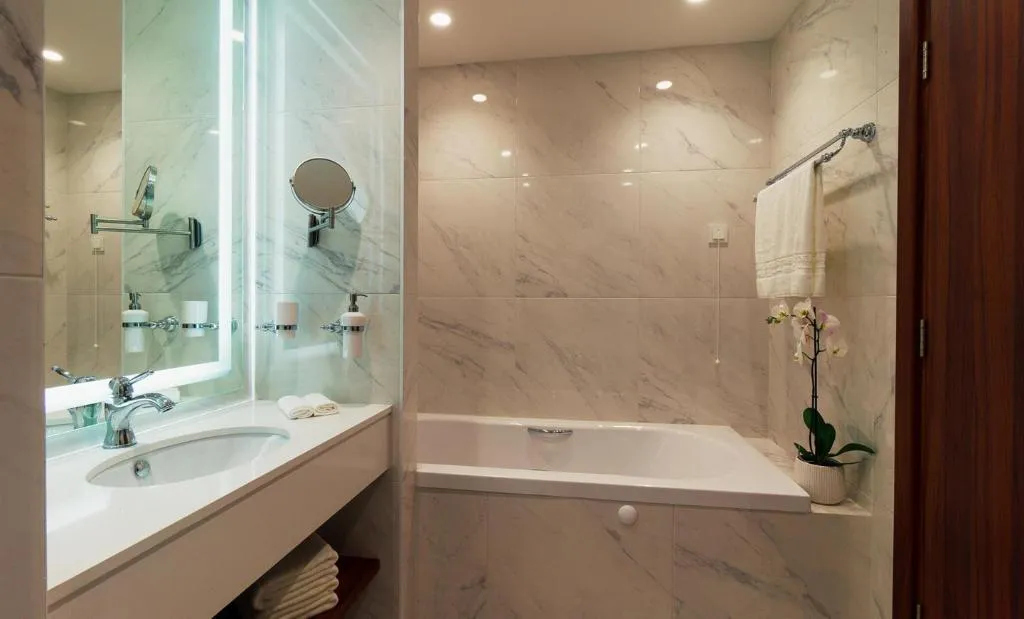 DOUBLE DELUXE Room, Astor Garden, Varna