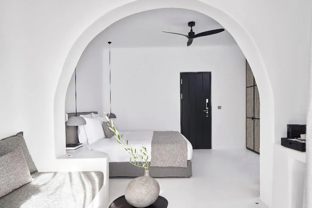 JUNIOR SUITE WITH PRIVATE POOL Room, Pantheon Villas, Santorini