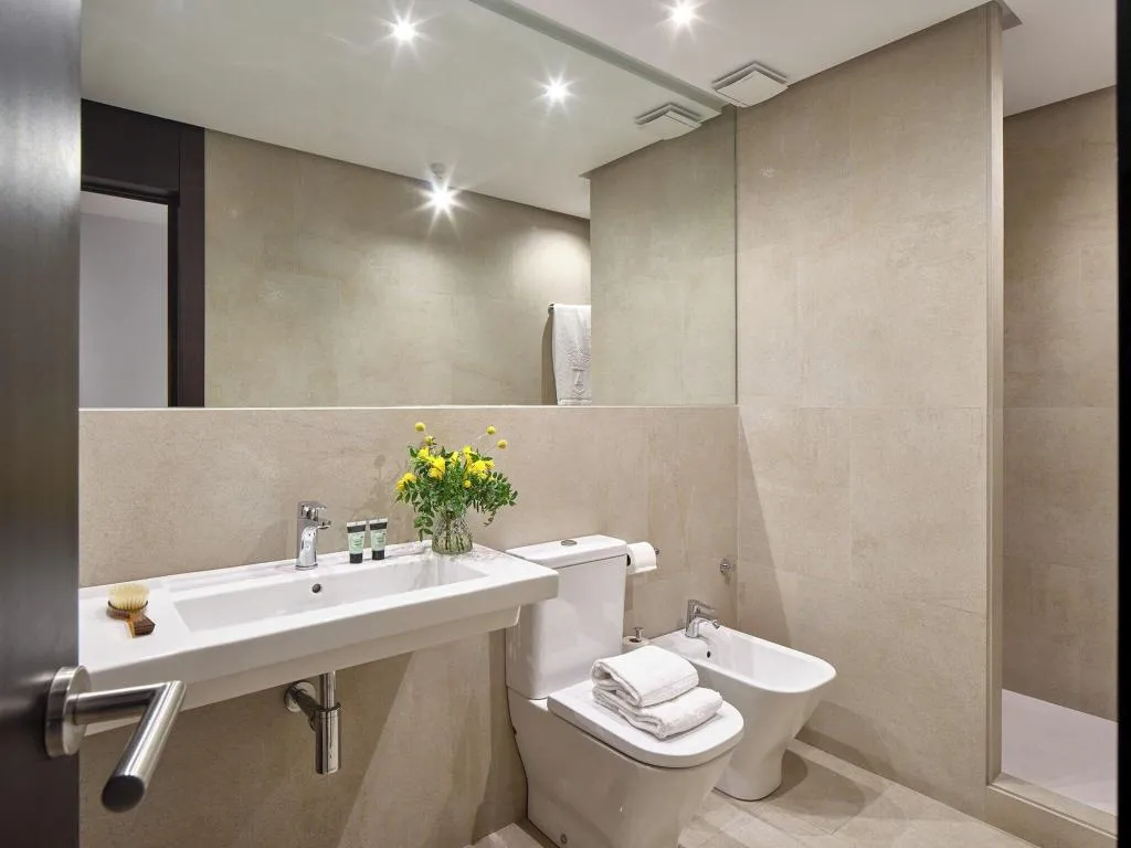 JUNIOR SUITE QUEEN SIZE BED Room, Rey Alfonso X, Seville