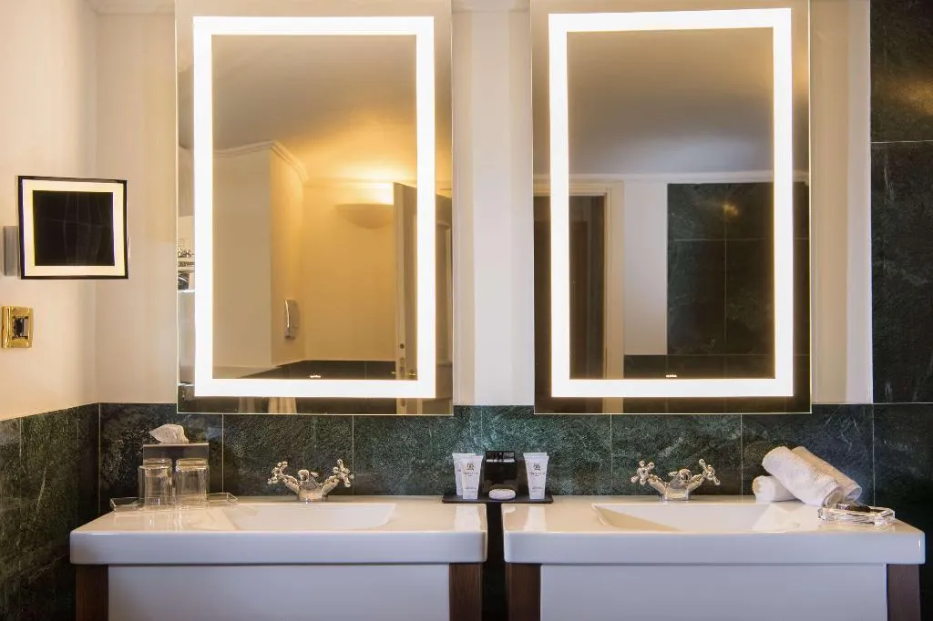 DOUBLE KING SIZE BED Room, Grand Hotel Villa Torretta, Curio by Hilton, Milan