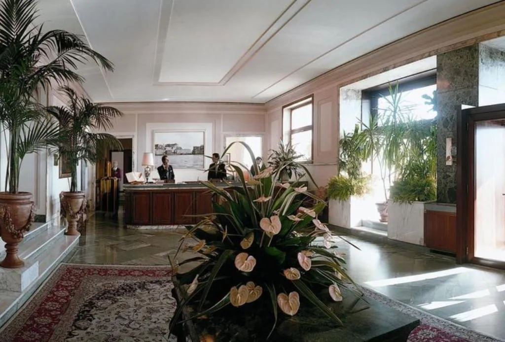 Lobby, Grand Hotel Vesuvio Naples, Naples