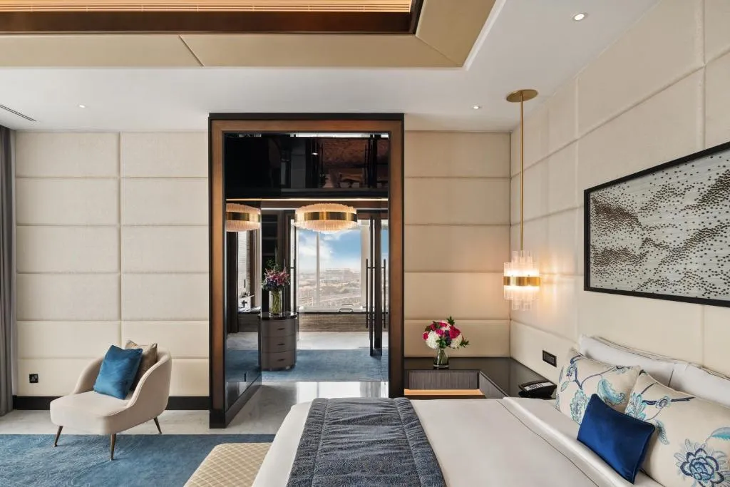 SUITE Presidential Room, Taj Jumeirah Lakes Towers Dubai, Dubai