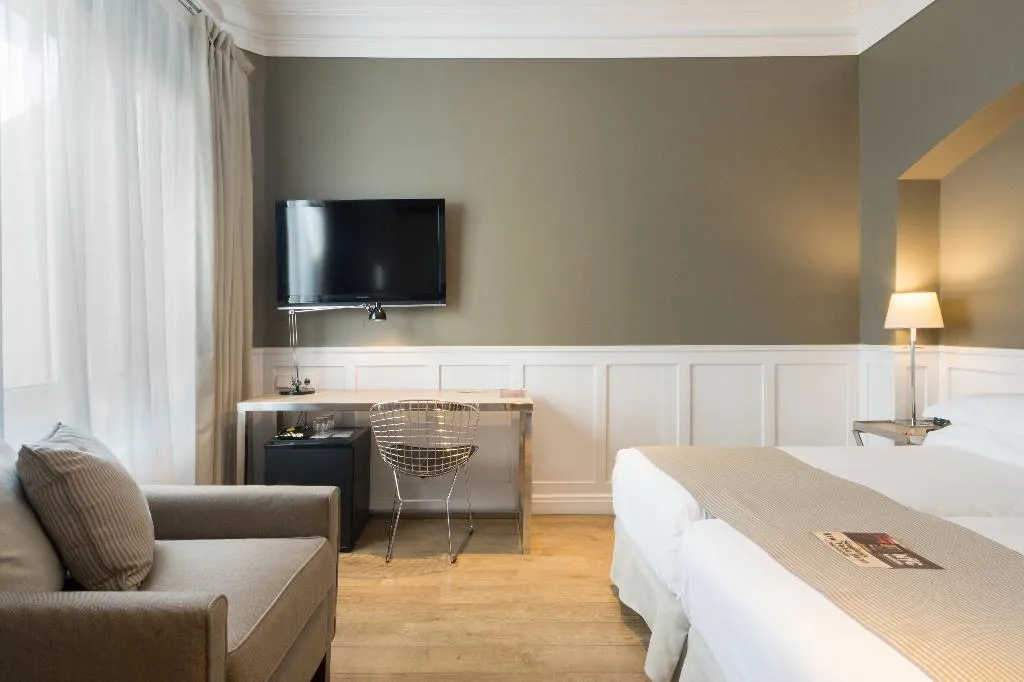 DOUBLE SUPERIOR Room, Granvia, Barcelona