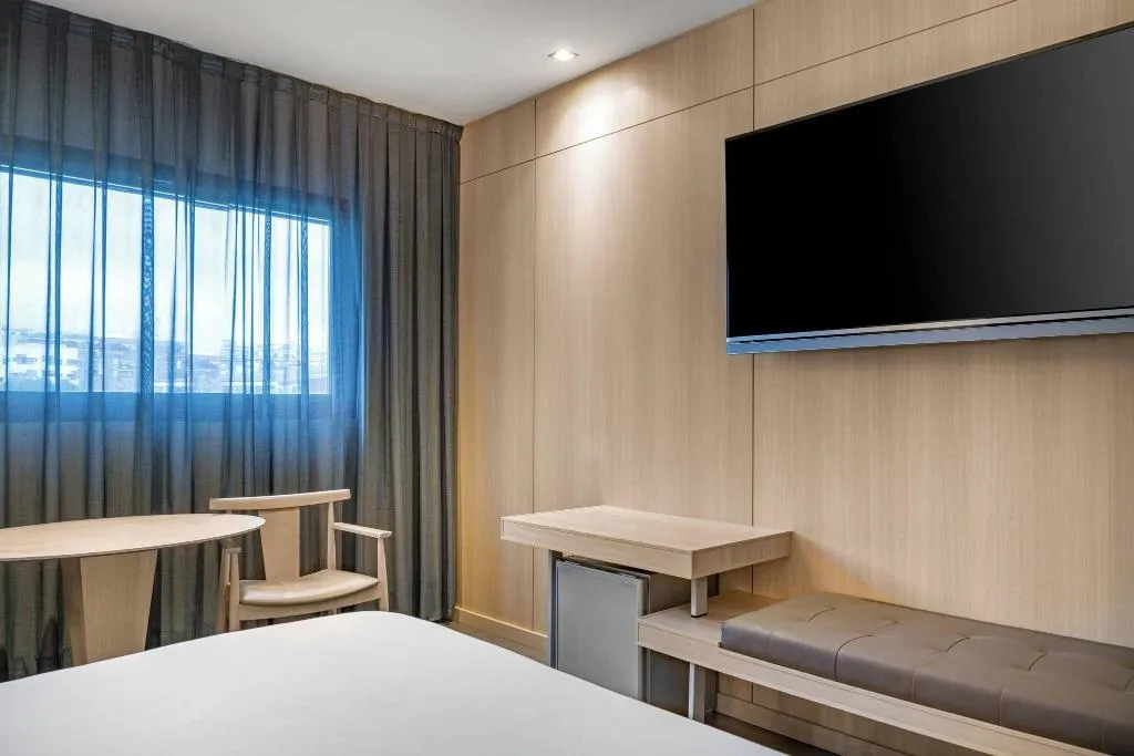 DOUBLE KING SIZE BED Room, AC Barcelona Sants, Barcelona