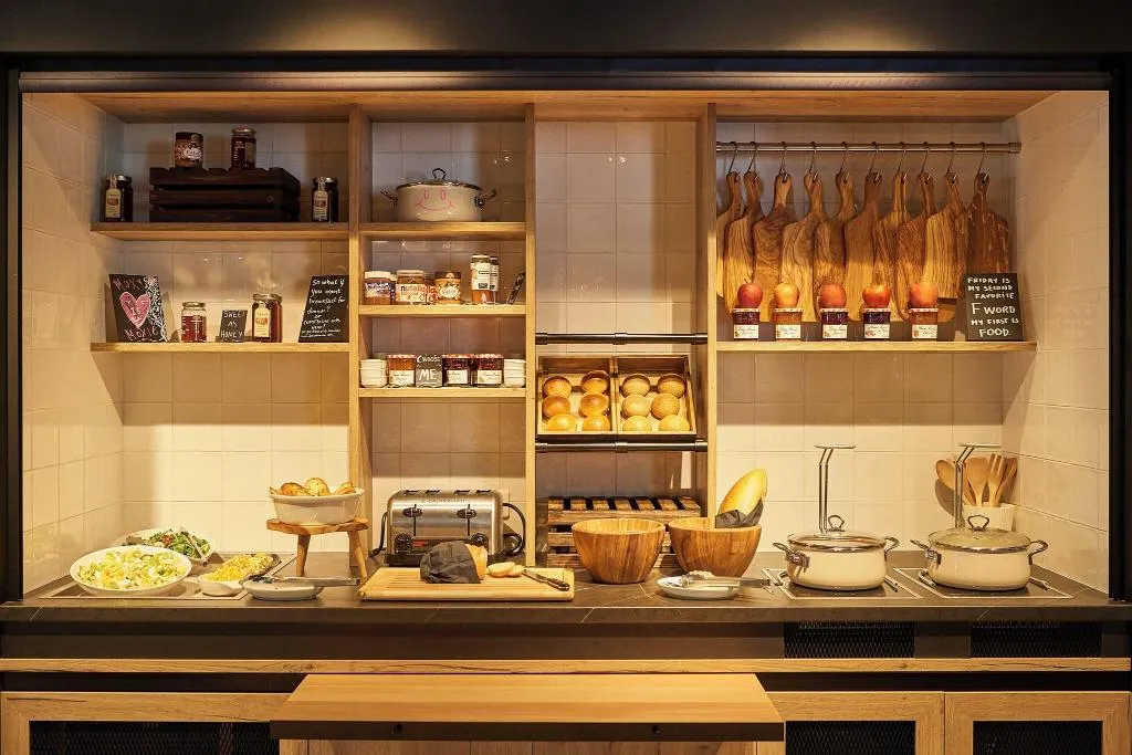 Restaurant, Moxy Patra Marina, Athens