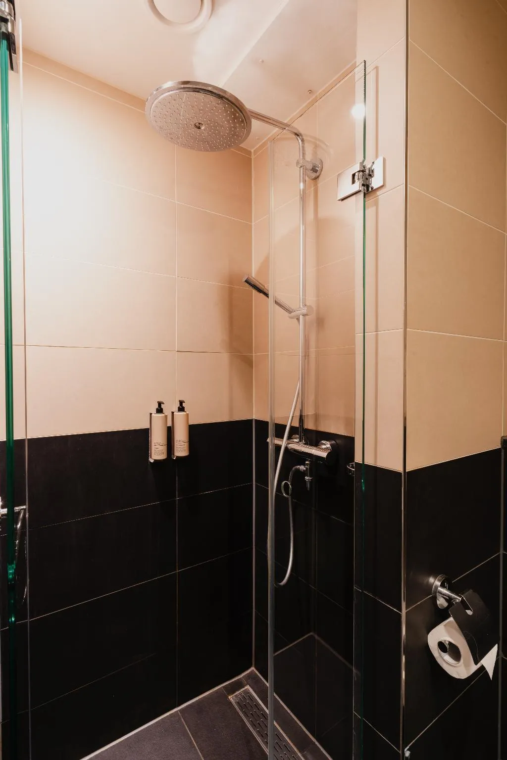 QUADRUPLE STANDARD Room, Hotel Roemer, Amsterdam
