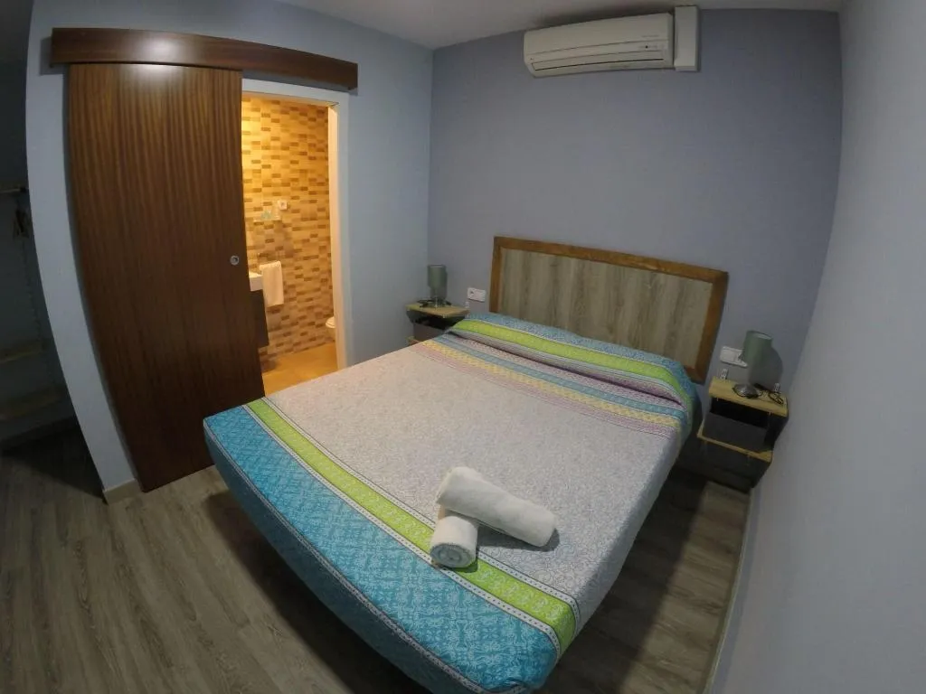 Room, L'Hostalet d'Arenys de Mar, Barcelona