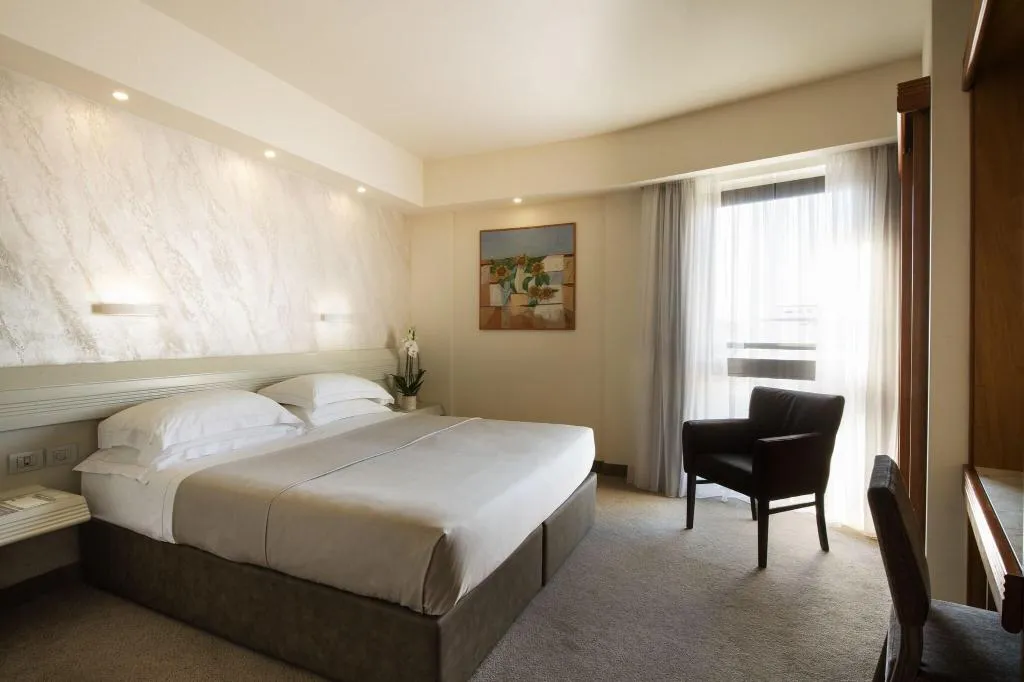 JUNIOR SUITE KING SIZE BED Room, Grifone - Meetings & Spa, Florence