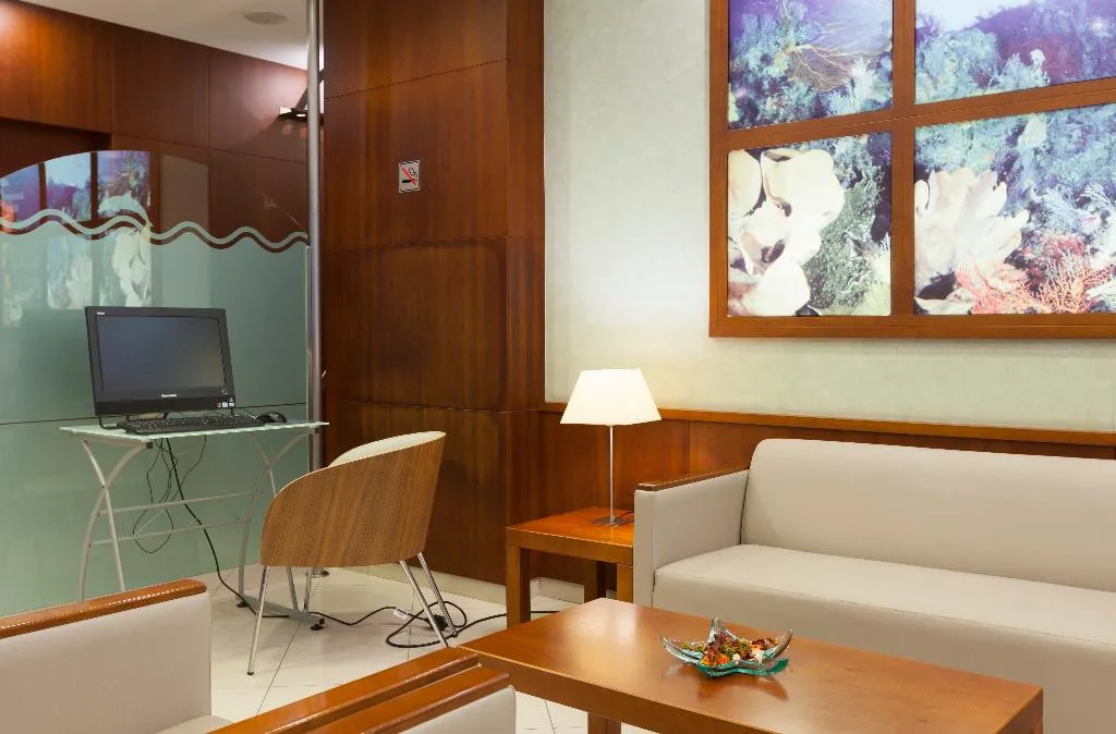 Lobby, Delfin, Costa Brava