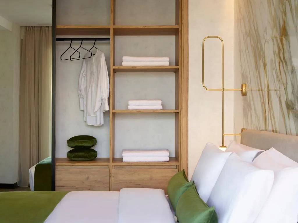 SUITE DELUXE CITY VIEW KING BED Room, The Port Square Hotel, Athens
