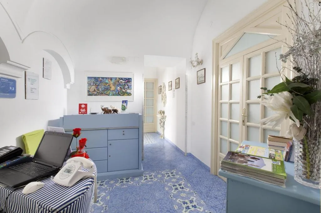 Lobby, Piazza Tasso B B, Naples