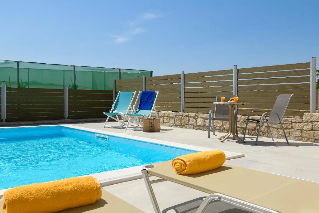 VILLA WITH PRIVATE POOL Room, Orelia Cretan Villas & Deluxe Apartments, Crete