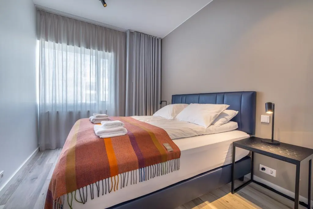 APARTMENT DELUXE TWO BEDROOM Room, Hlemmur Suites, Reykjavik